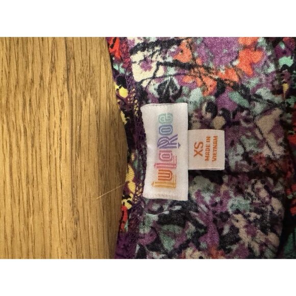 LulaRoe Irma Size XS Dark Floral Print Hi- Low Top Stretch Colorful Loungewear - Picture 3 of 10